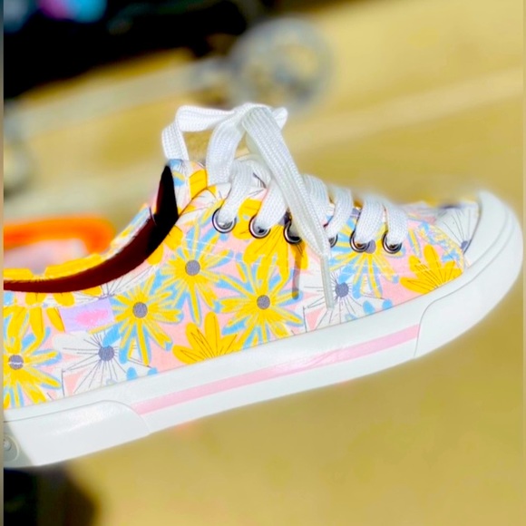 Rocket Dog Shoes - NEW ROCKET DOG Jumpin Beverly Sneaker Women Size 9.5 Pink Floral